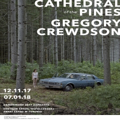 Gregory Crewdson, The Pine Forest, 2014, cyfrowy druk pigmentowy